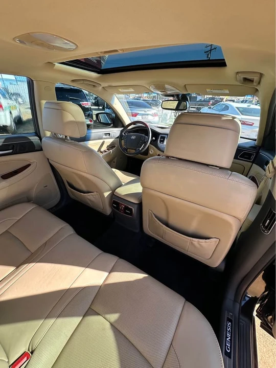 2012 Hyundai Genesis - Image 13 of 18