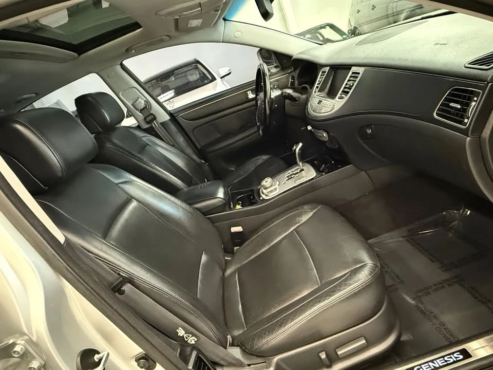 2012 Hyundai Genesis - Image 14 of 20