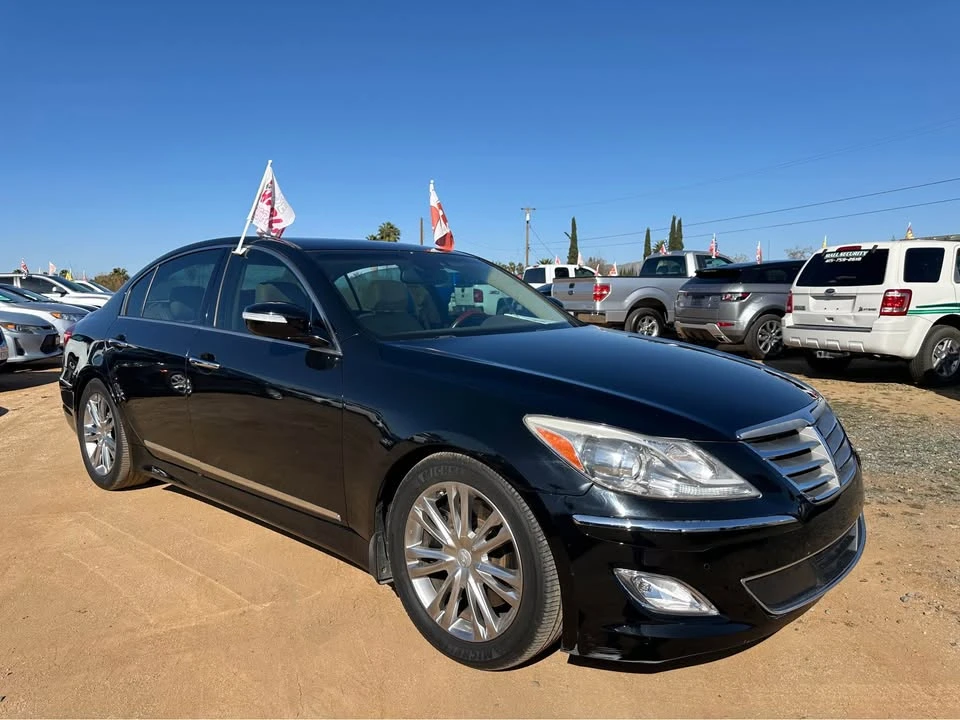 2012 Hyundai Genesis - Image 5 of 19