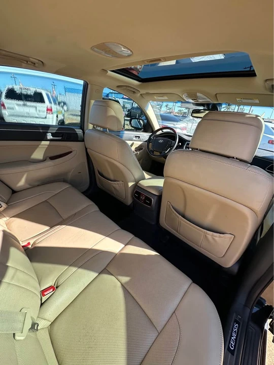 2012 Hyundai Genesis - Image 15 of 19