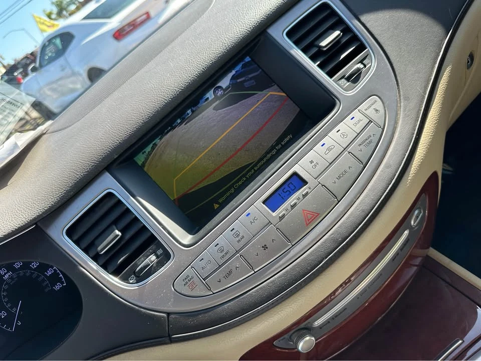 2012 Hyundai Genesis - Image 19 of 19