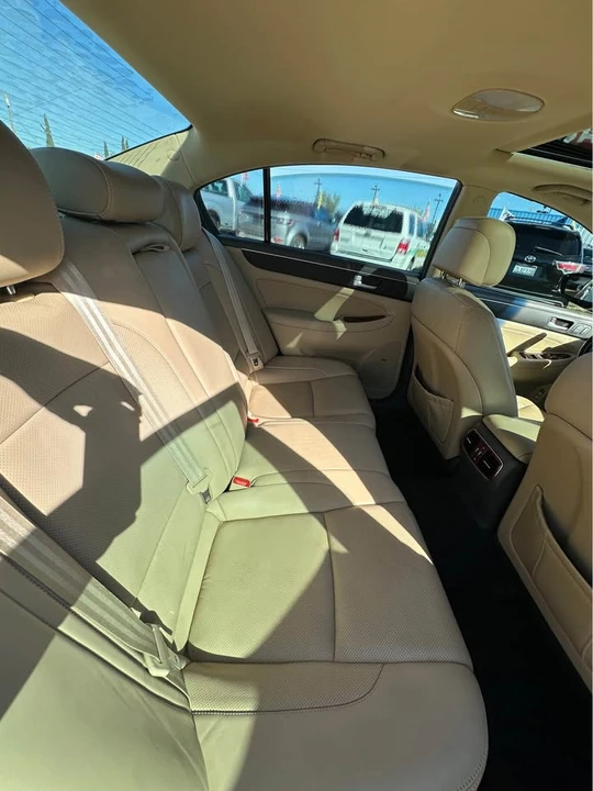 2012 Hyundai Genesis - Image 14 of 19