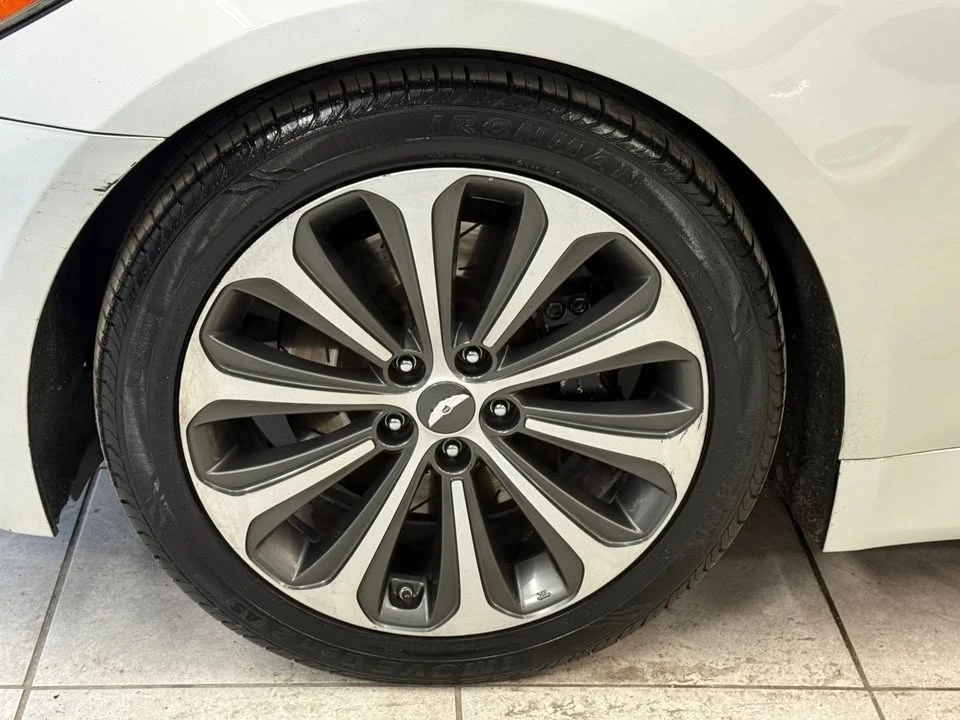 2012 Hyundai Genesis - Image 7 of 20