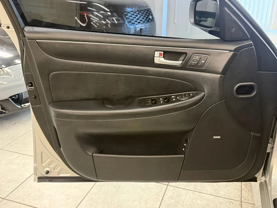 2012 Hyundai Genesis - Image 8 of 20