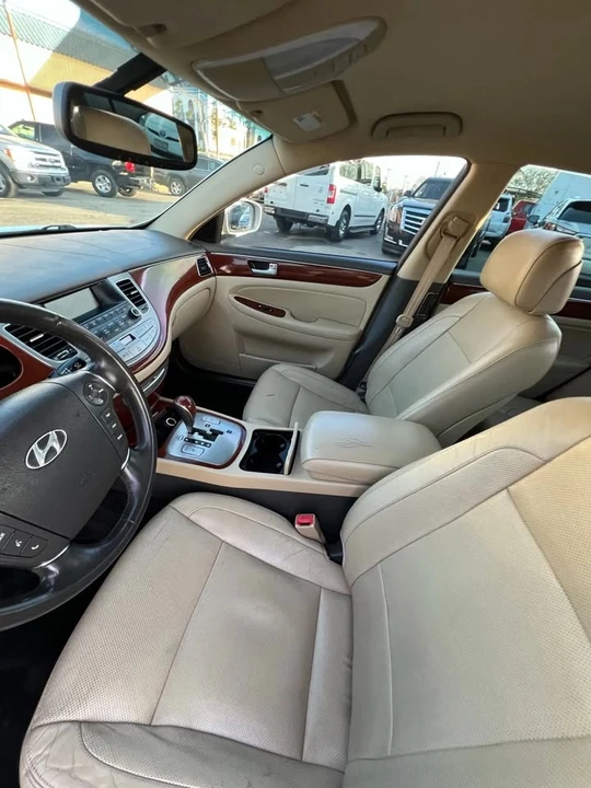 2012 Hyundai Genesis - Image 10 of 20