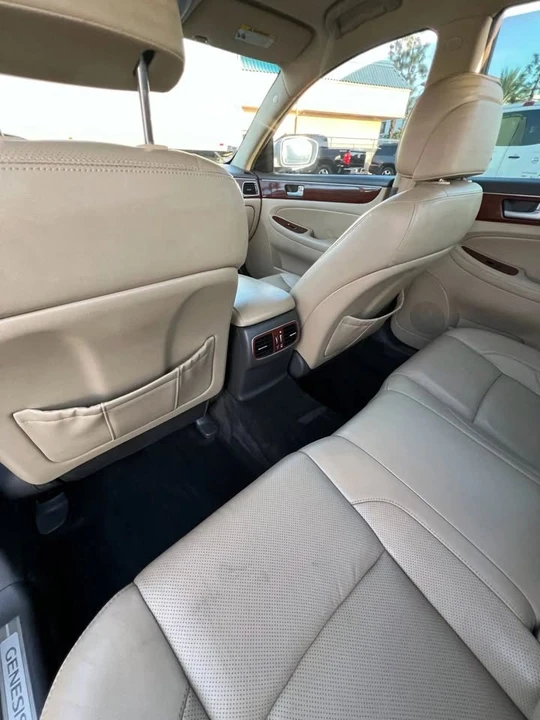 2012 Hyundai Genesis - Image 16 of 20