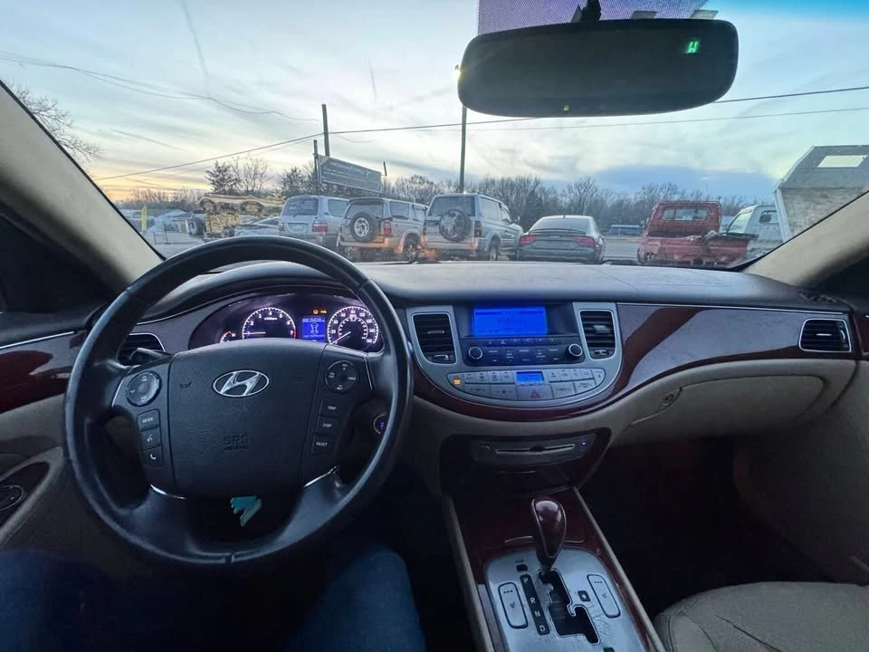 2012 Hyundai Genesis - Image 18 of 20