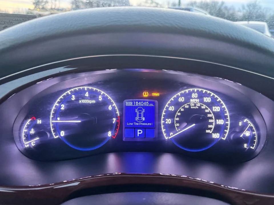 2012 Hyundai Genesis - Image 16 of 20