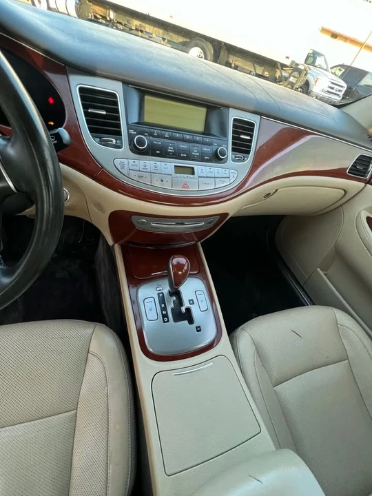 2012 Hyundai Genesis - Image 11 of 20