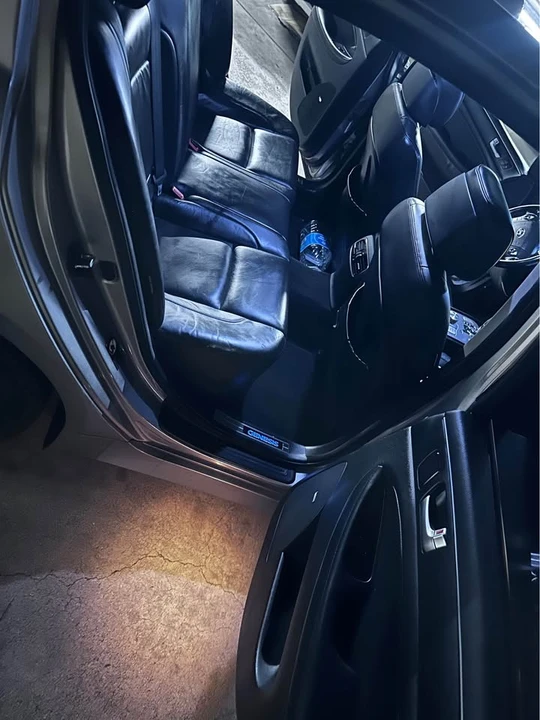 2012 Hyundai Genesis - Image 7 of 7