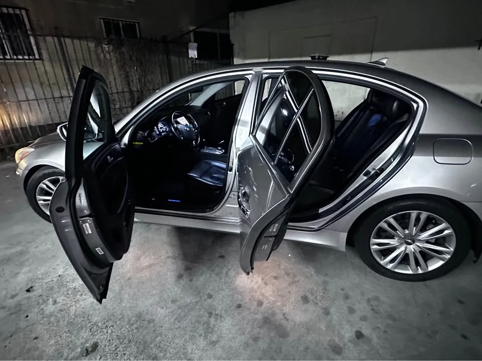 2012 Hyundai Genesis - Image 5 of 7