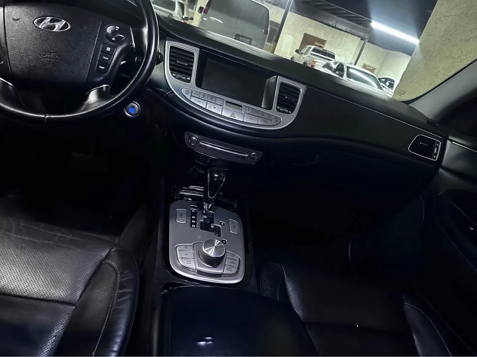 2012 Hyundai Genesis - Image 2 of 7
