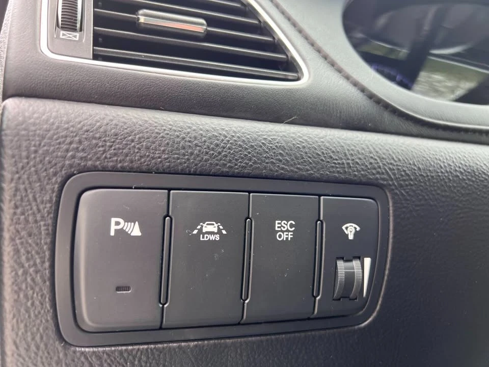 2012 Hyundai Genesis - Image 15 of 19