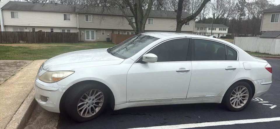 2012 Hyundai Genesis - Image 2 of 4