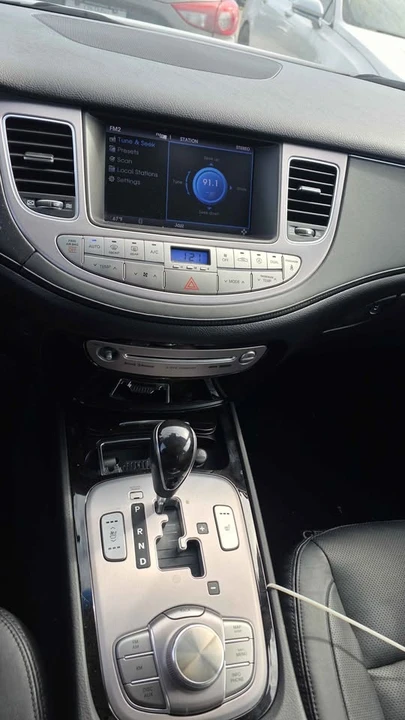 2012 Hyundai Genesis - Image 7 of 9