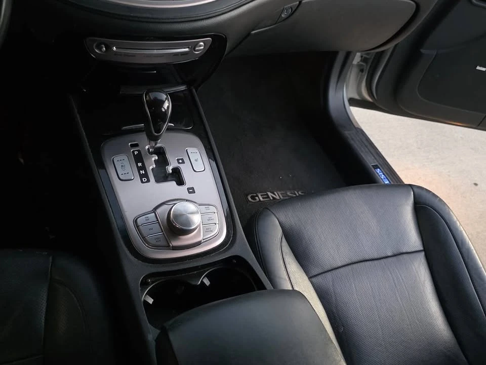 2012 Hyundai Genesis - Image 18 of 19