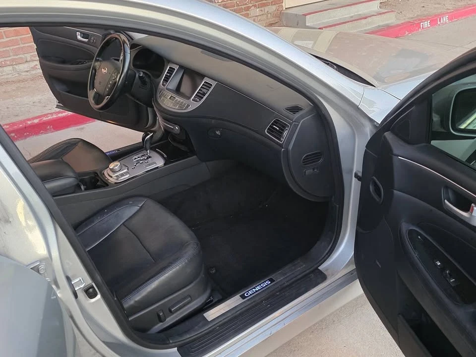 2012 Hyundai Genesis - Image 10 of 19