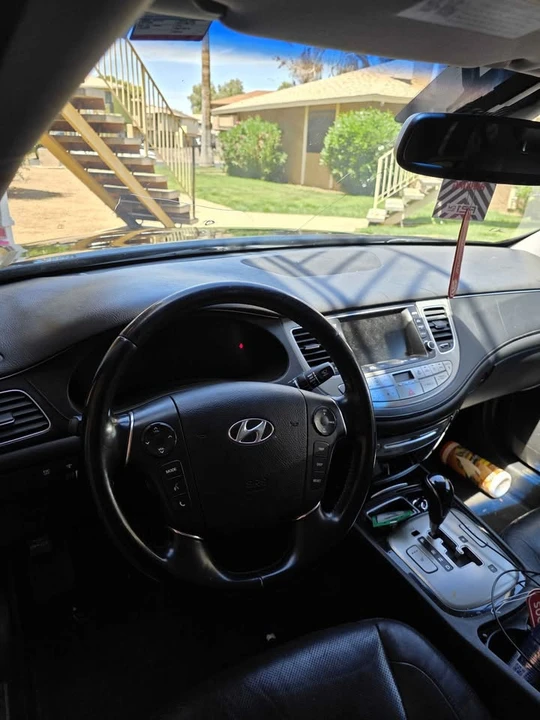 2012 Hyundai Genesis - Image 4 of 9