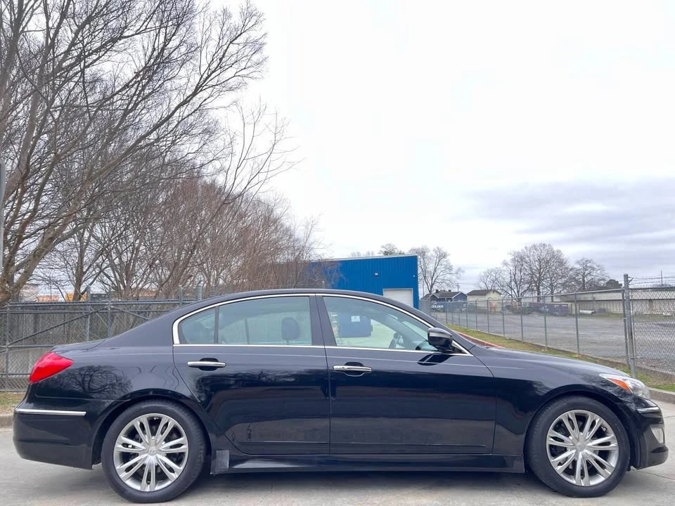 2012 Hyundai Genesis - Image 5 of 19
