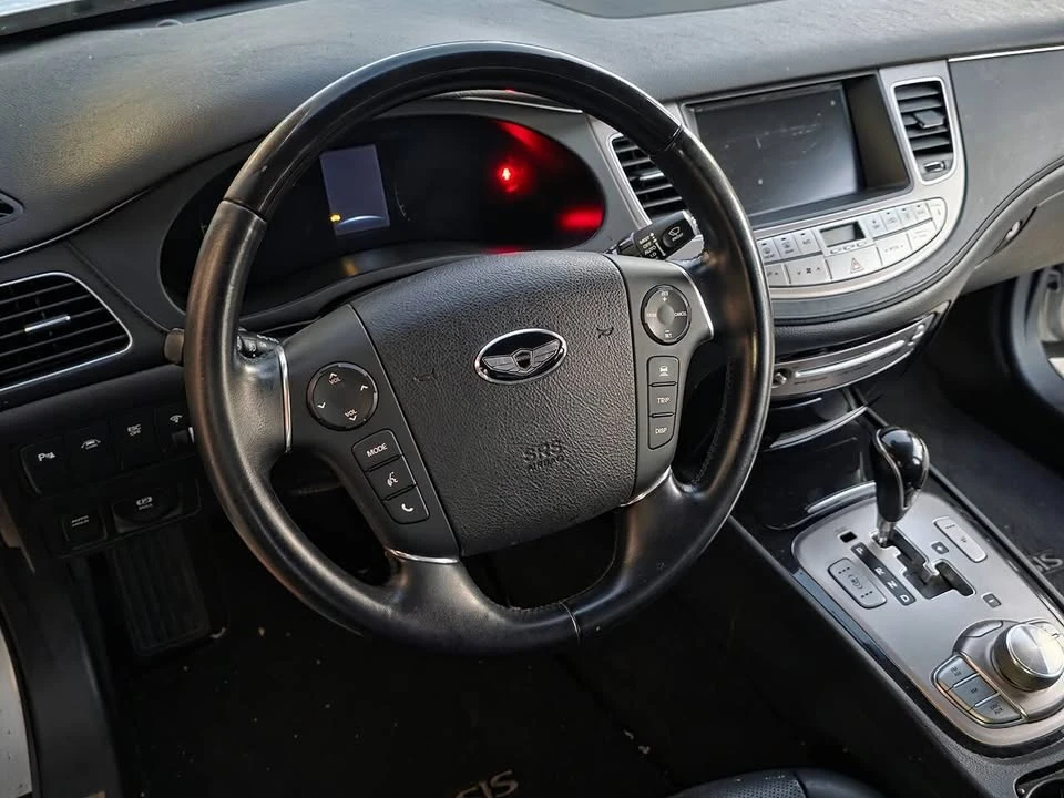 2012 Hyundai Genesis - Image 16 of 19