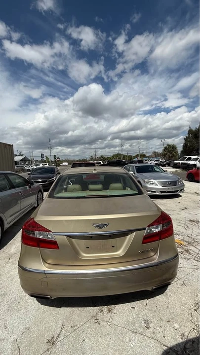 2012 Hyundai Genesis - Image 4 of 12