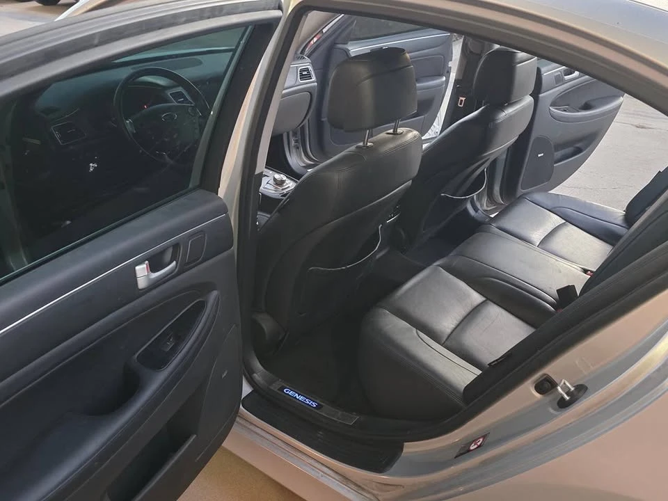 2012 Hyundai Genesis - Image 14 of 19