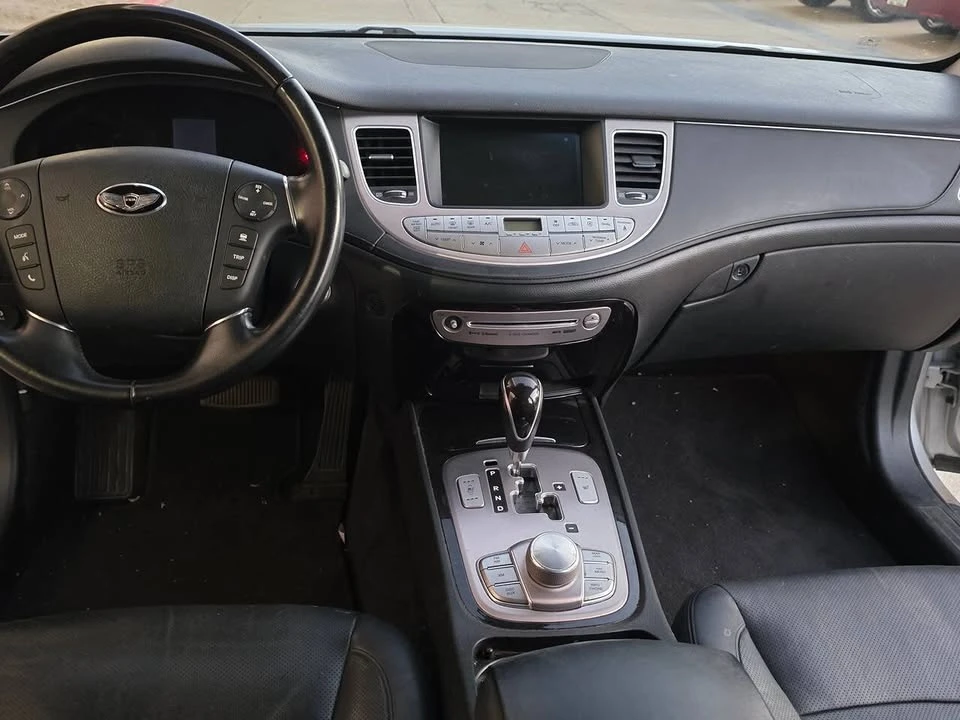 2012 Hyundai Genesis - Image 8 of 19