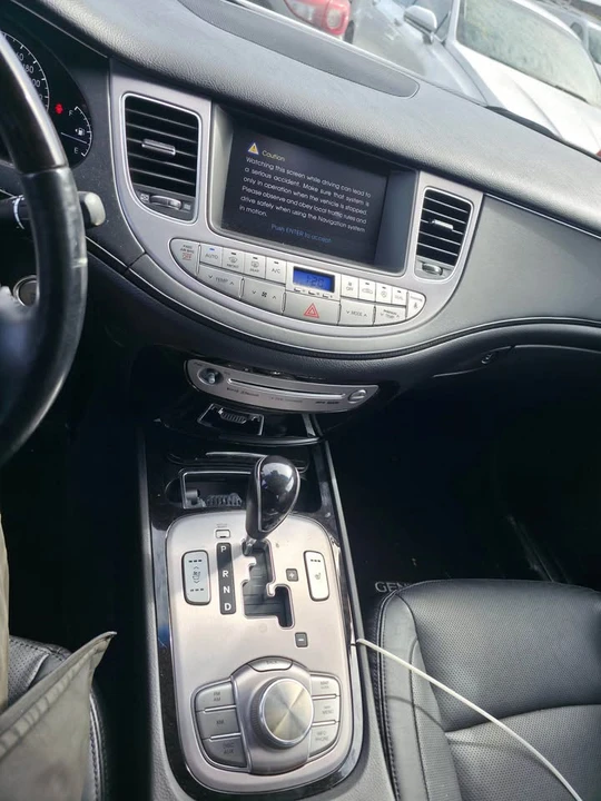 2012 Hyundai Genesis - Image 4 of 9
