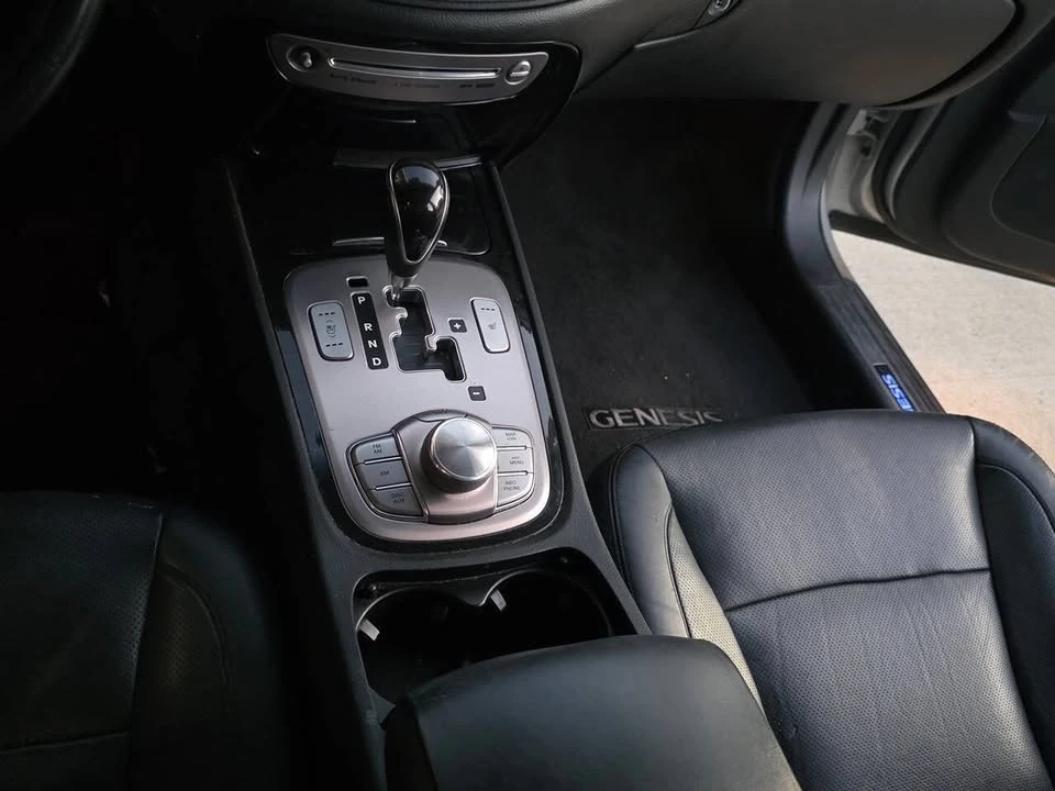 2012 Hyundai Genesis - Image 19 of 19