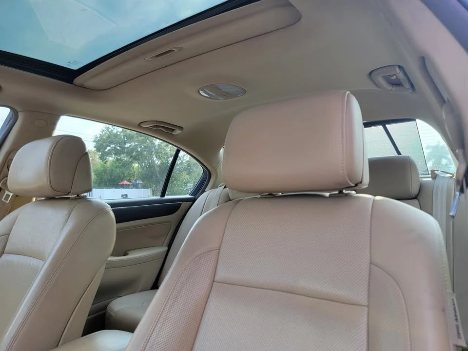 2012 Hyundai Genesis - Image 8 of 13