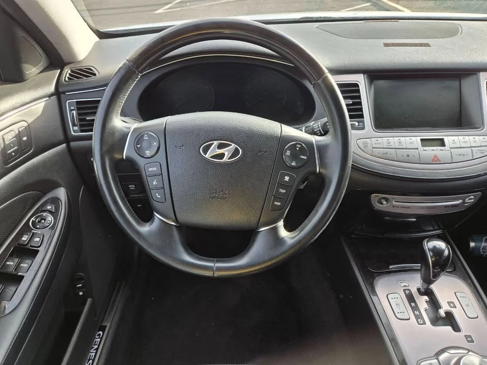 2012 Hyundai Genesis - Image 11 of 17