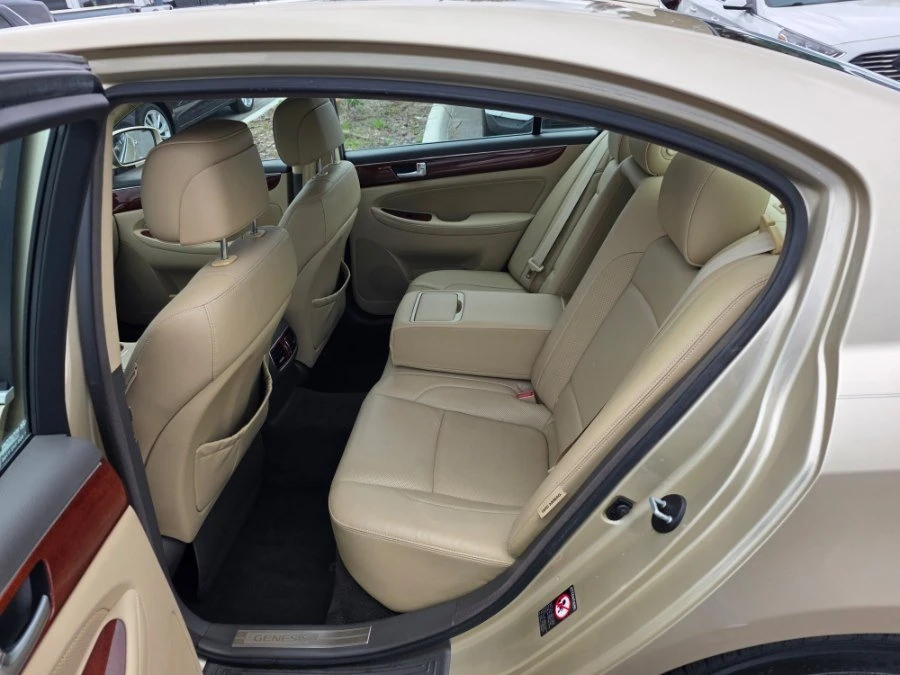 2012 Hyundai Genesis - Image 12 of 12