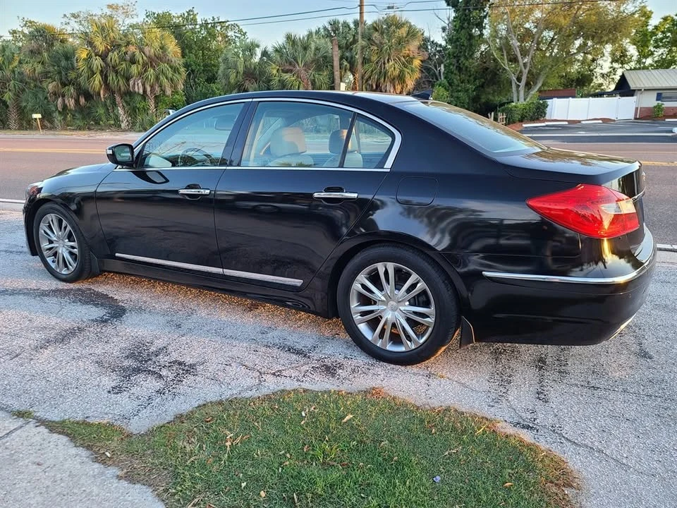 2012 Hyundai Genesis - Image 6 of 13