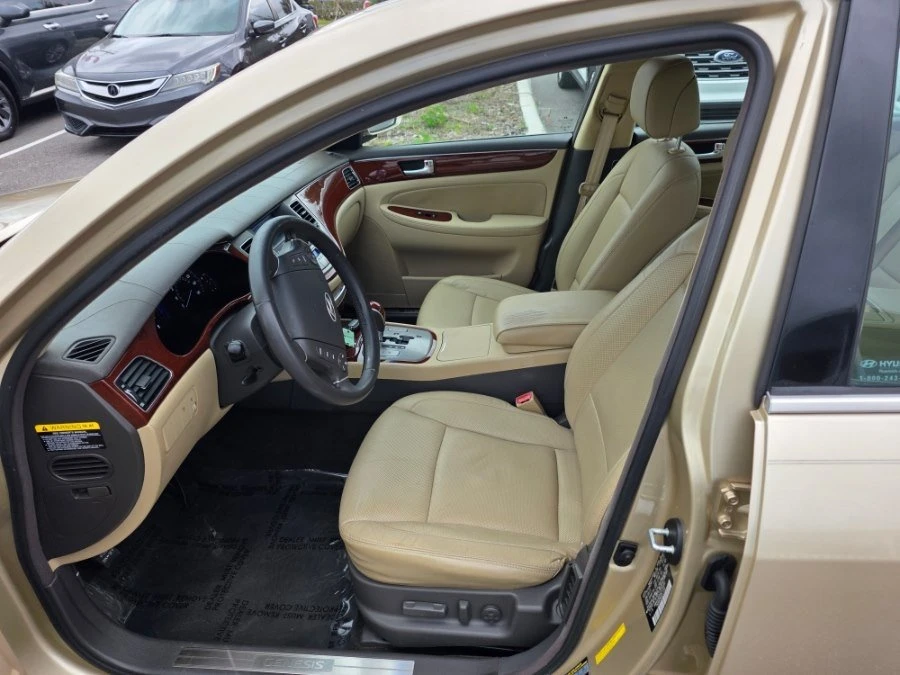 2012 Hyundai Genesis - Image 8 of 12