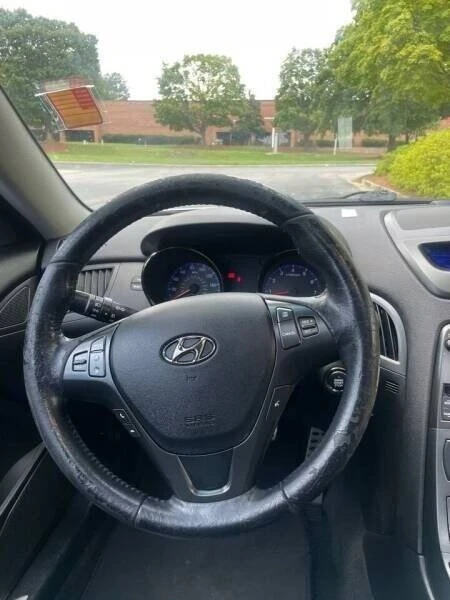 2012 Hyundai Genesis - Image 18 of 20