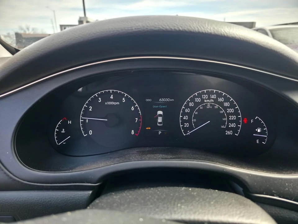 2012 Hyundai Genesis - Image 6 of 9