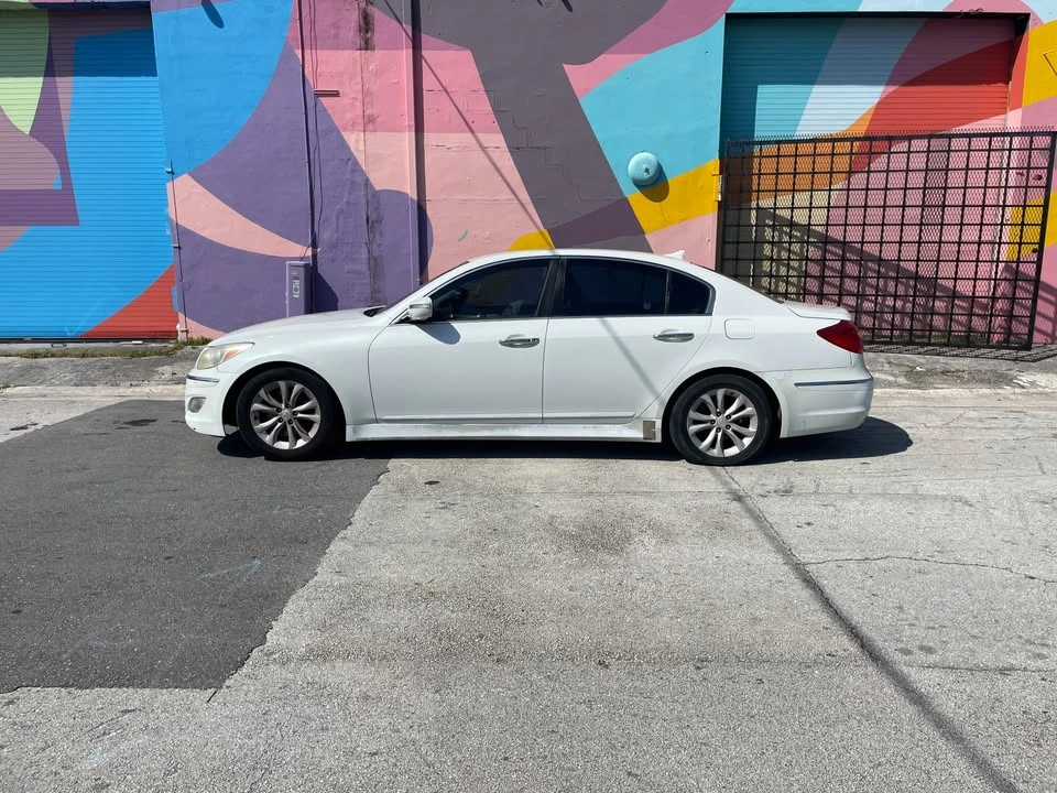 2012 Hyundai Genesis - Image 2 of 10