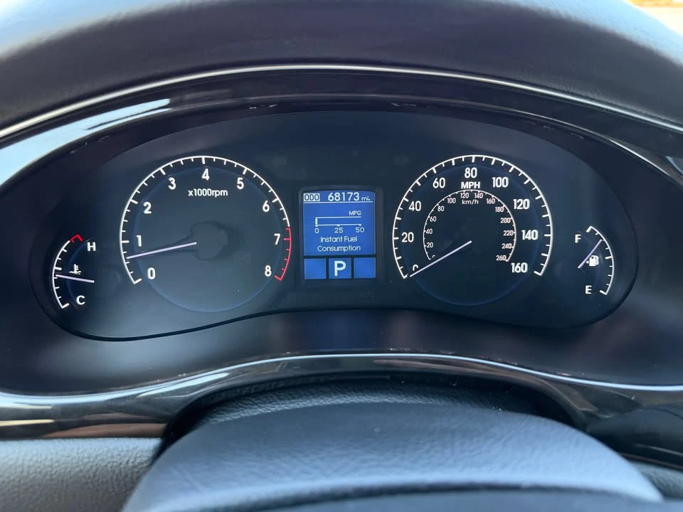 2012 Hyundai Genesis - Image 14 of 19