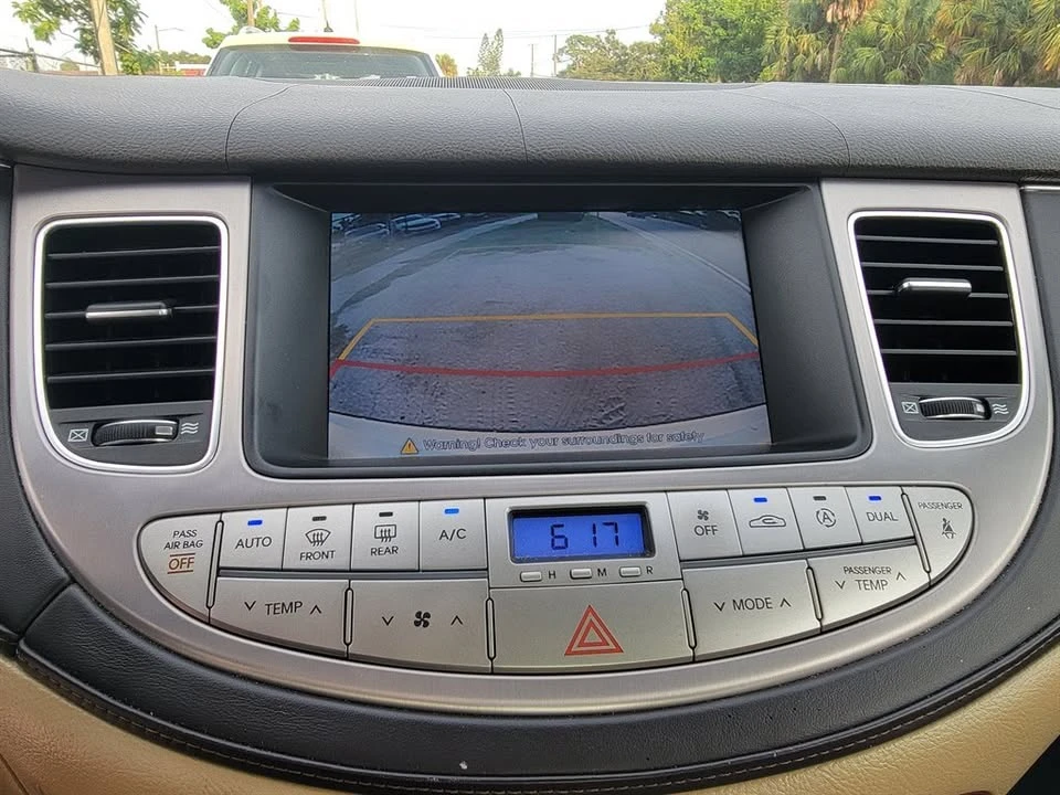 2012 Hyundai Genesis - Image 10 of 13