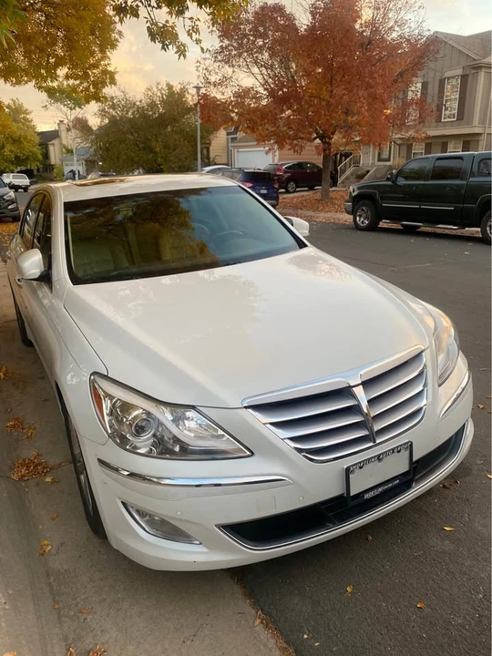 2012 Hyundai Genesis - Image 2 of 3
