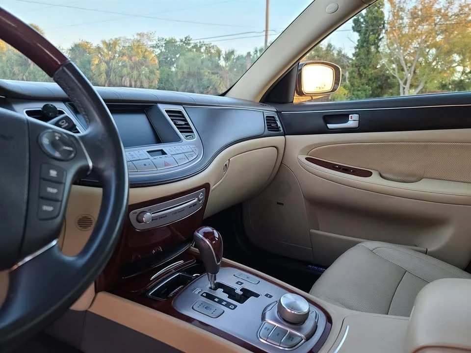 2012 Hyundai Genesis - Image 7 of 13