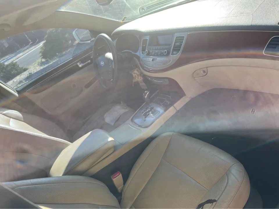 2012 Hyundai Genesis - Image 5 of 10