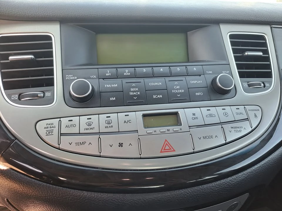 2012 Hyundai Genesis - Image 7 of 7