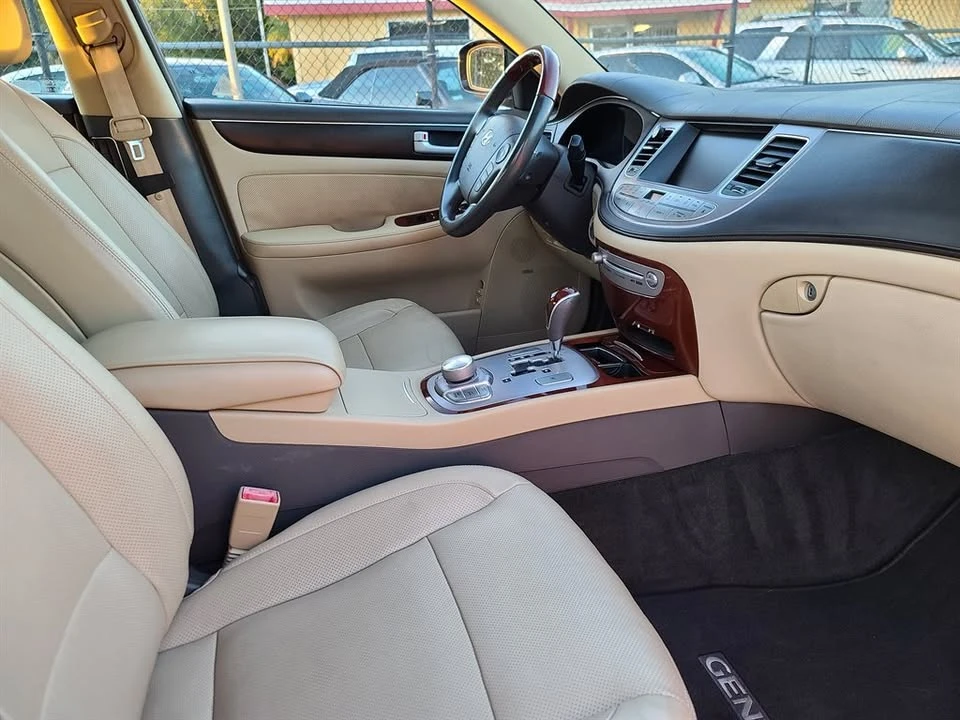2012 Hyundai Genesis - Image 9 of 13