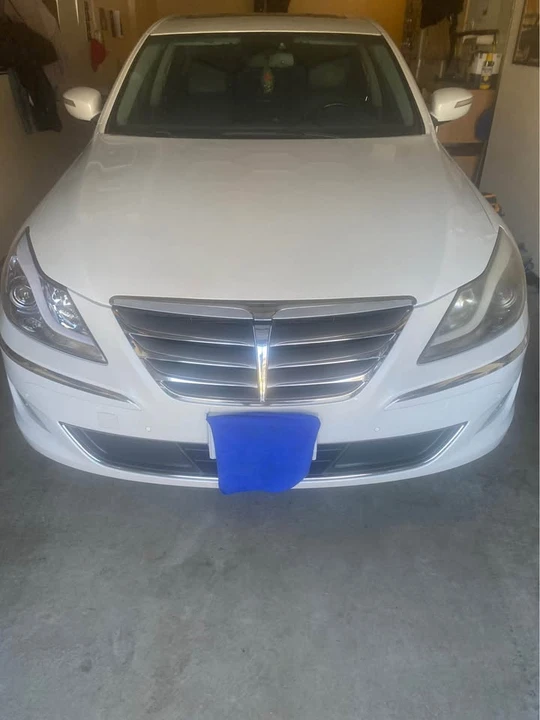 2012 Hyundai Genesis - Image 11 of 14
