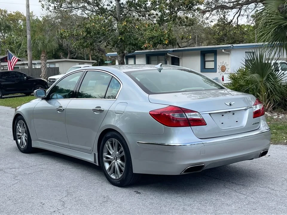 2012 Hyundai Genesis - Image 5 of 14