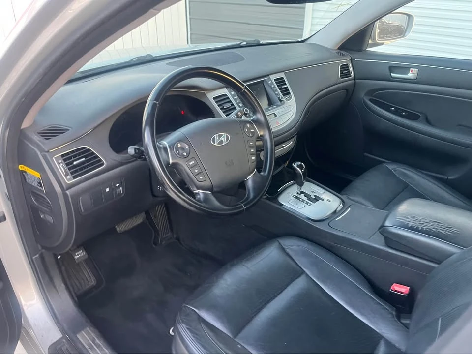 2012 Hyundai Genesis - Image 9 of 12