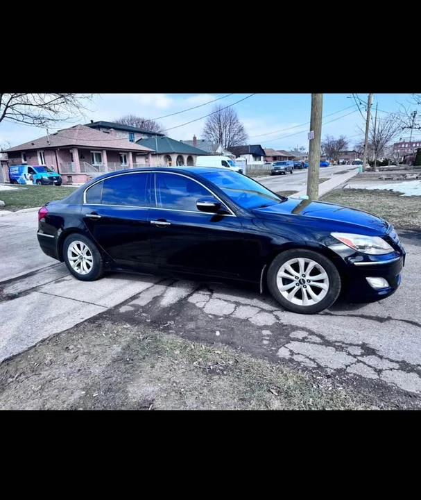 2012 Hyundai Genesis - Image 5 of 8