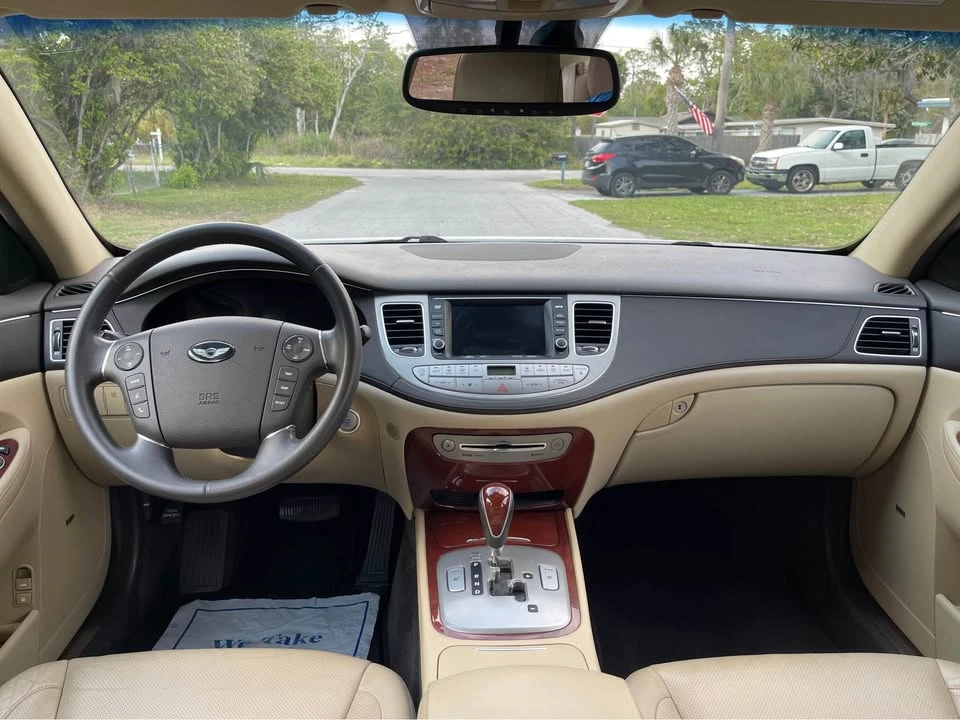 2012 Hyundai Genesis - Image 7 of 14