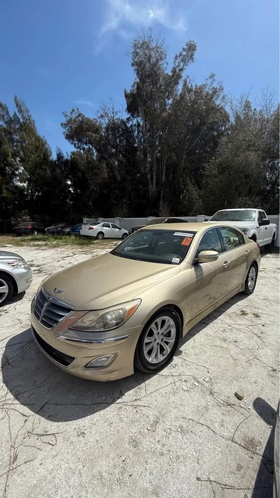2012 Hyundai Genesis - Image 6 of 12